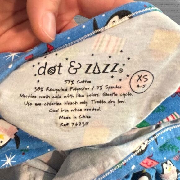 Dot & Zazz XS 4/5 Girls Christmas Dress Santa Penguin Holiday Blue Pockets - Picture 3 of 6